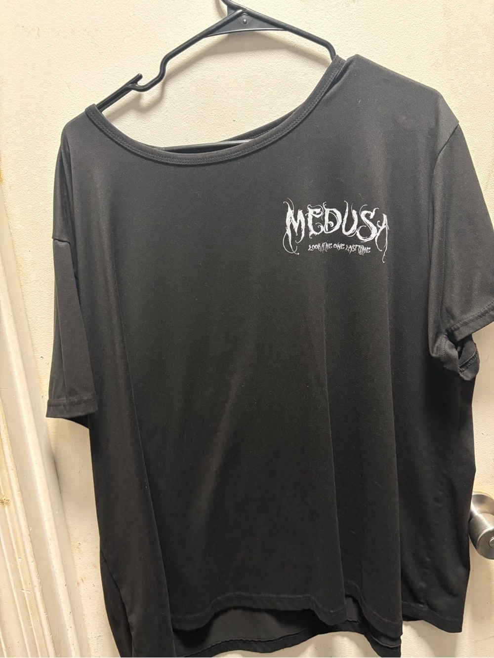Black Short Sleeve Graphic Tee for Women size 3X